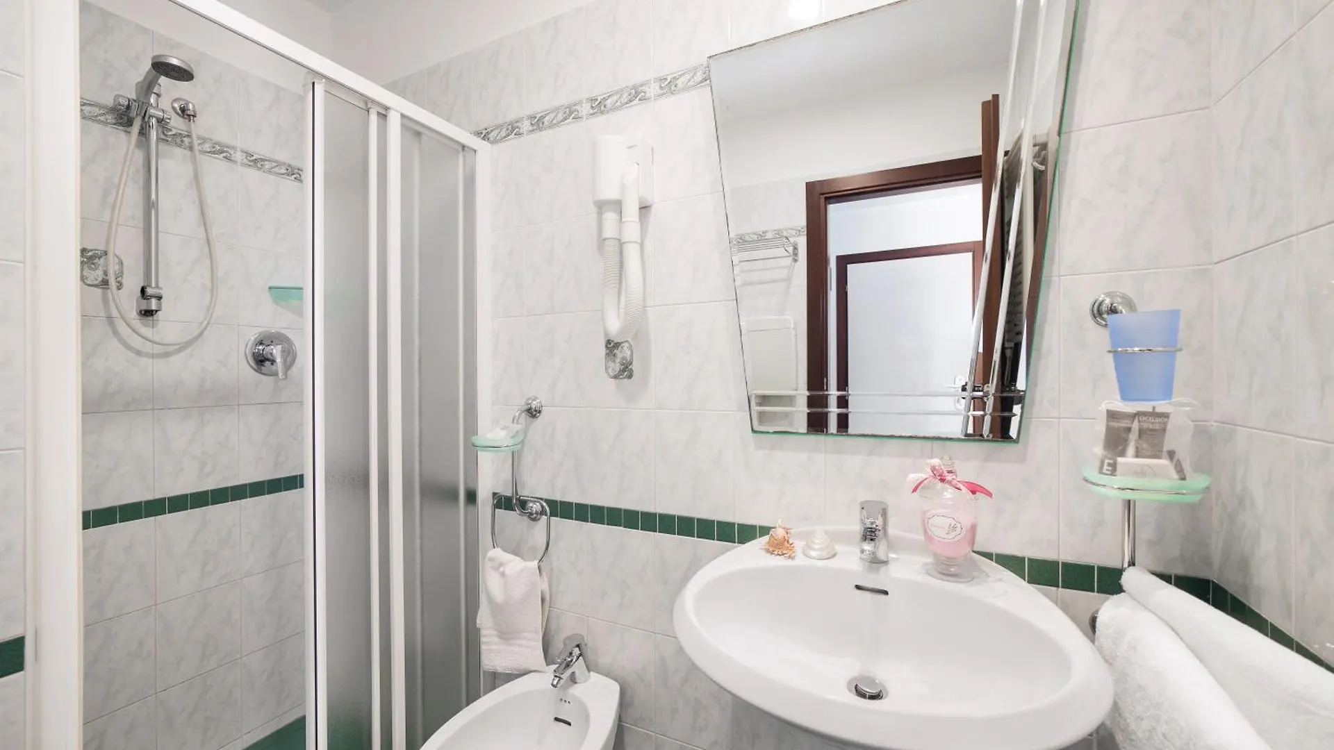 Viva Beach Hotel Rimini 3*,  Italien
